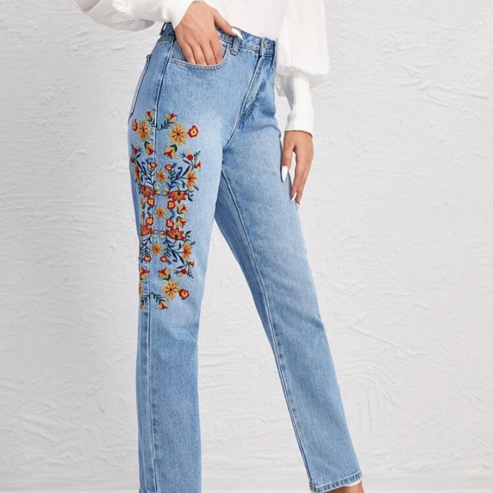 Embroidered Straight leg “mom” jeans